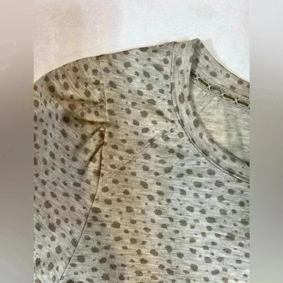 COPY - Democracy Core Essential women’s size Small animal print puff sleeve t s… - Picture 3 of 8